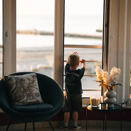 Apartment Sun-facing Penthouse With Ocean View *