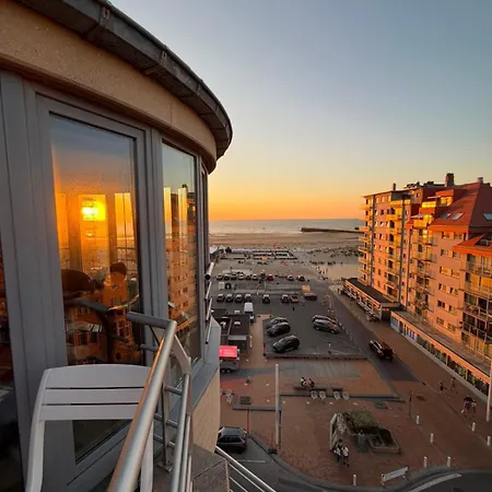 Sun-facing Penthouse With Ocean View Apartment Nieuwpoort