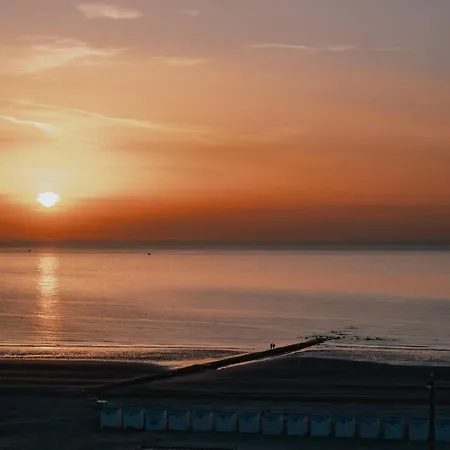 Sun-facing Penthouse With Ocean View * Nieuwpoort